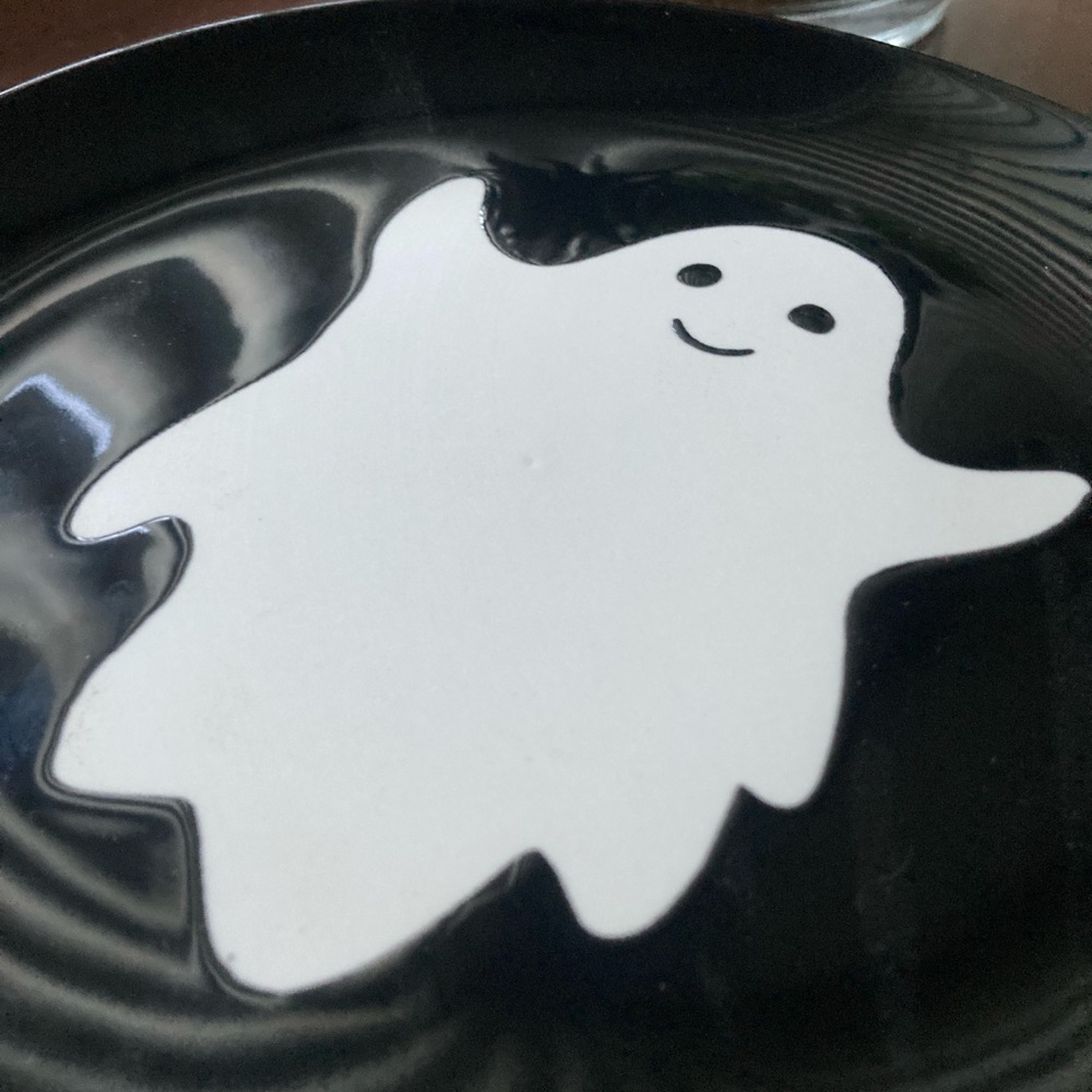 Ceramic Ghost Decor Plates - Set of 3 - Picture 3 of 7